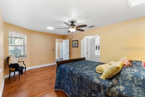 House in High Springs, Florida 5 bedrooms, 405.61 sq.m. № 1663068 - photo 20