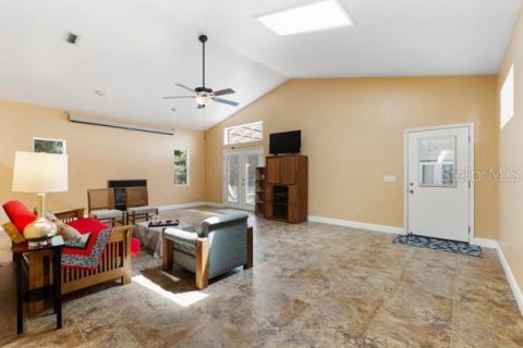 House in High Springs, Florida 5 bedrooms, 405.61 sq.m. № 1663068 - photo 18