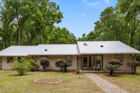 House in High Springs, Florida 5 bedrooms, 405.61 sq.m. № 1663068 - photo 1