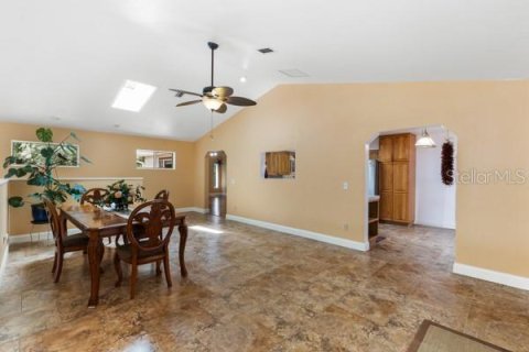 House in High Springs, Florida 5 bedrooms, 405.61 sq.m. № 1663068 - photo 12