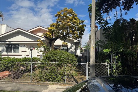 Дом в Майами, Флорида 2 спальни, 64.29м2 № 2005251