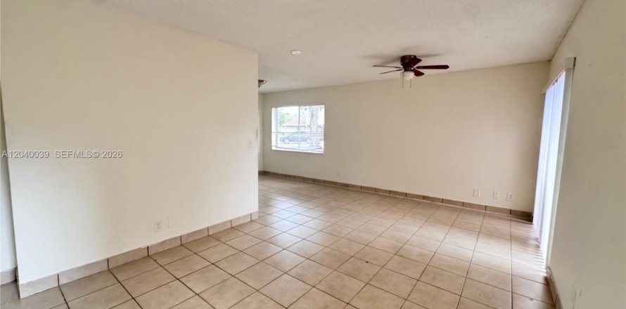 Villa ou maison à Lauderhill, Floride 2 chambres, 80.64 m2 № 2086176