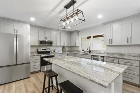 House in Inverness, Florida 3 bedrooms, 185.53 sq.m. № 2231921 - photo 8