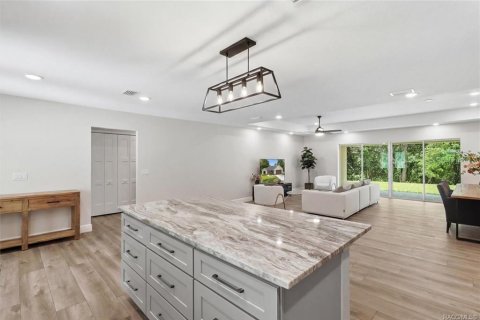 House in Inverness, Florida 3 bedrooms, 185.53 sq.m. № 2231921 - photo 12
