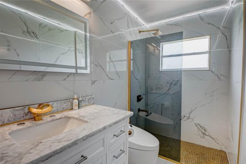 Villa ou maison à vendre à Kissimmee, Floride: 6 chambres, 202.81 m2 № 1884591 - photo 18