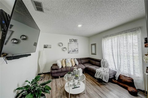 Villa ou maison à vendre à Kissimmee, Floride: 6 chambres, 202.81 m2 № 1884591 - photo 6