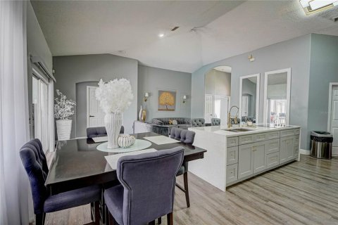 Villa ou maison à vendre à Kissimmee, Floride: 6 chambres, 202.81 m2 № 1884591 - photo 10