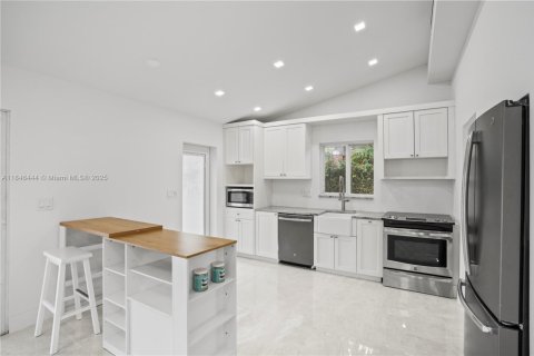 House in Fort Lauderdale, Florida 3 bedrooms № 1844110 - photo 23