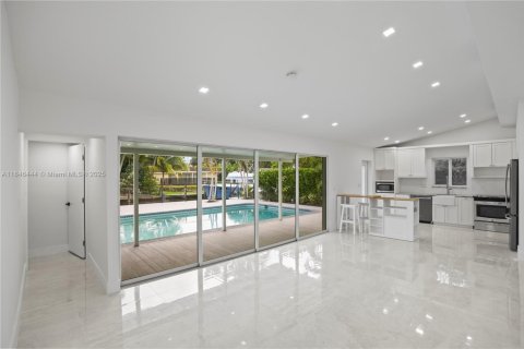 House in Fort Lauderdale, Florida 3 bedrooms № 1844110 - photo 13