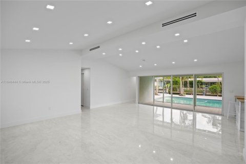 House in Fort Lauderdale, Florida 3 bedrooms № 1844110 - photo 11