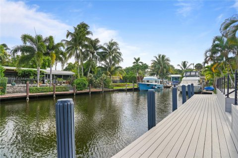 House in Fort Lauderdale, Florida 3 bedrooms № 1844110 - photo 19
