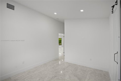 House in Fort Lauderdale, Florida 3 bedrooms № 1844110 - photo 29