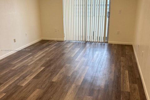 Condominio en venta en North Miami Beach, Florida, 1 dormitorio, 86.4 m2 № 1748314 - foto 6
