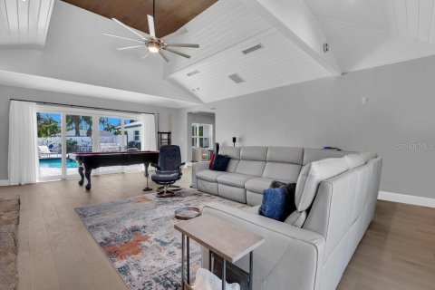 Villa ou maison à vendre à Fort Myers, Floride: 5 chambres, 376.07 m2 № 1917694 - photo 15