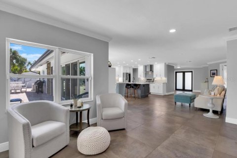 Villa ou maison à vendre à Fort Myers, Floride: 5 chambres, 376.07 m2 № 1917694 - photo 12