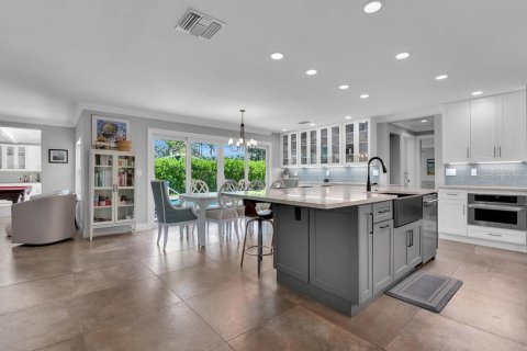 Villa ou maison à vendre à Fort Myers, Floride: 5 chambres, 376.07 m2 № 1917694 - photo 8