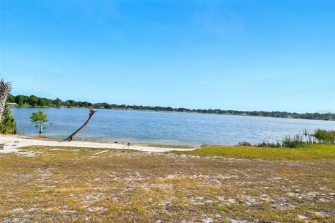 House in Winter Haven, Florida 4 bedrooms, 264.21 sq.m. № 1734360 - photo 24