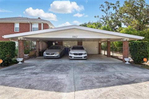 House in Winter Haven, Florida 4 bedrooms, 264.21 sq.m. № 1734360 - photo 23