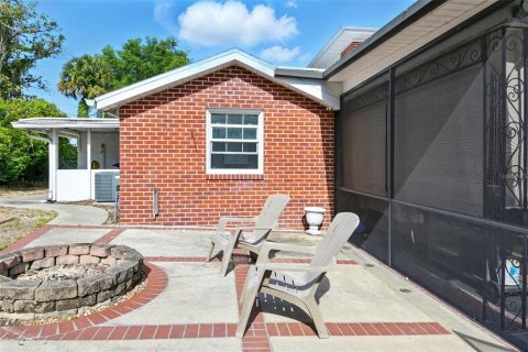 House in Winter Haven, Florida 4 bedrooms, 264.21 sq.m. № 1734360 - photo 21