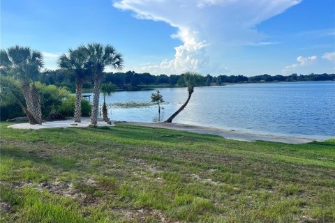 House in Winter Haven, Florida 4 bedrooms, 264.21 sq.m. № 1734360 - photo 28