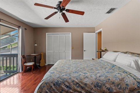 Townhouse in Tampa, Florida 3 bedrooms, 150.22 sq.m. № 1376097 - photo 25