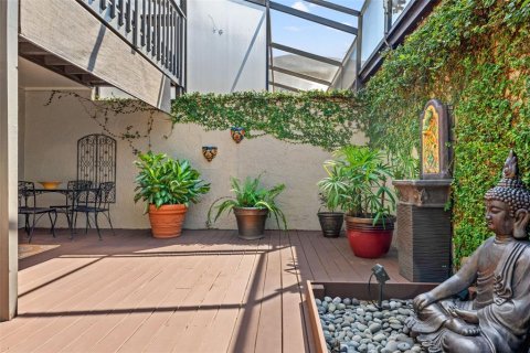 Townhouse in Tampa, Florida 3 bedrooms, 150.22 sq.m. № 1376097 - photo 19