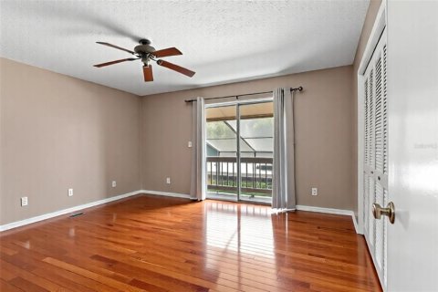 Townhouse in Tampa, Florida 3 bedrooms, 150.22 sq.m. № 1376097 - photo 23