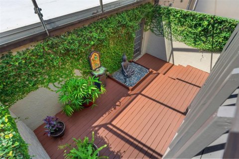 Townhouse in Tampa, Florida 3 bedrooms, 150.22 sq.m. № 1376097 - photo 30