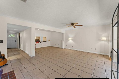 Townhouse in Tampa, Florida 3 bedrooms, 150.22 sq.m. № 1376097 - photo 7