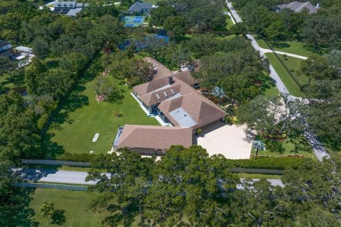 Casa en venta en Clearwater, Florida, 6 dormitorios, 655.24 m2 № 1810947 - foto 1