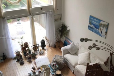 House in Miami, Florida 4 bedrooms, 208.38 sq.m. № 1960101 - photo 28