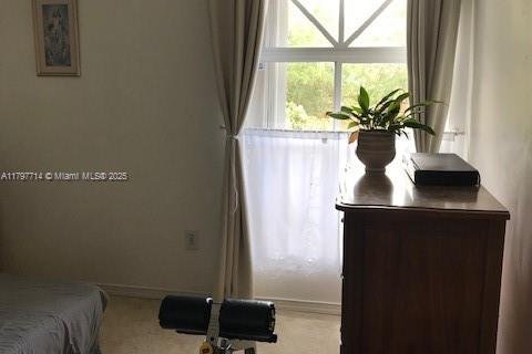 House in Miami, Florida 4 bedrooms, 208.38 sq.m. № 1960101 - photo 26