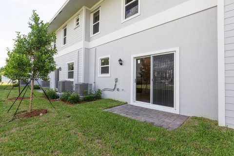 Townhouse in Homestead, Florida 3 bedrooms, 138.24 sq.m. № 1783988 - photo 14
