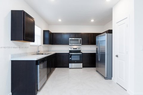 Townhouse in Homestead, Florida 3 bedrooms, 138.24 sq.m. № 1783988 - photo 7