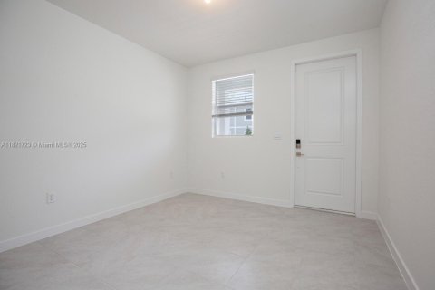 Townhouse in Homestead, Florida 3 bedrooms, 138.24 sq.m. № 1783988 - photo 2