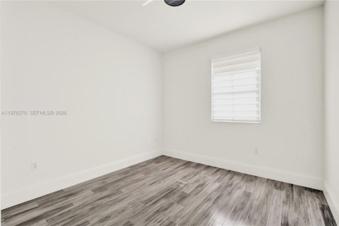 Купить виллу или дом в Катлер-Бей, Флорида 3 спальни, 182.83м2, № 2042819 - фото 16