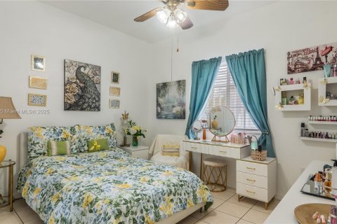 Casa en venta en Hialeah, Florida, 3 dormitorios, 137.22 m2 № 1779726 - foto 15