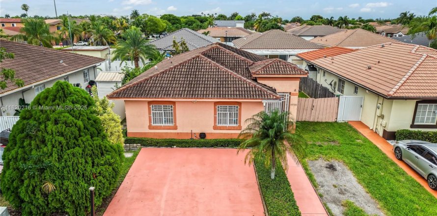 Casa en Hialeah, Florida 3 dormitorios, 137.22 m2 № 1779726