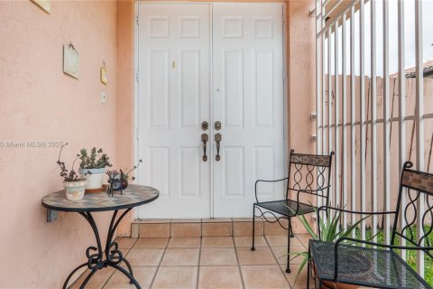 Casa en venta en Hialeah, Florida, 3 dormitorios, 137.22 m2 № 1779726 - foto 5