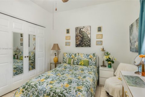 Casa en venta en Hialeah, Florida, 3 dormitorios, 137.22 m2 № 1779726 - foto 16
