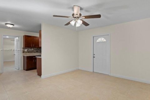 Immobilier commercial à vendre à Fort Lauderdale, Floride: 451.04 m2 № 1362463 - photo 5