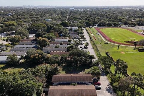Immobilier commercial à vendre à Fort Lauderdale, Floride: 451.04 m2 № 1362463 - photo 3