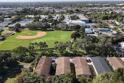 Immobilier commercial à vendre à Fort Lauderdale, Floride: 451.04 m2 № 1362463 - photo 23