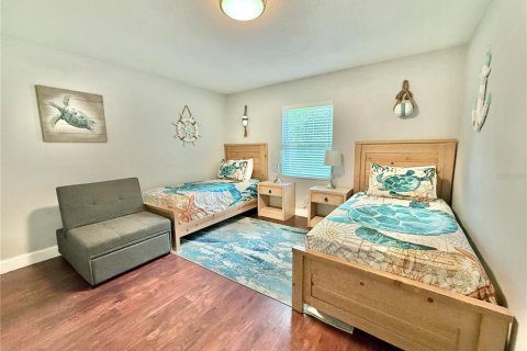 House in Clearwater, Florida 3 bedrooms, 130.43 sq.m. № 2277445 - photo 23