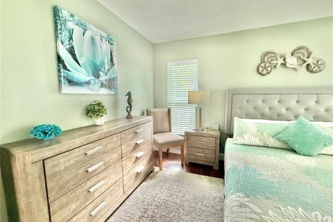 House in Clearwater, Florida 3 bedrooms, 130.43 sq.m. № 2277445 - photo 26