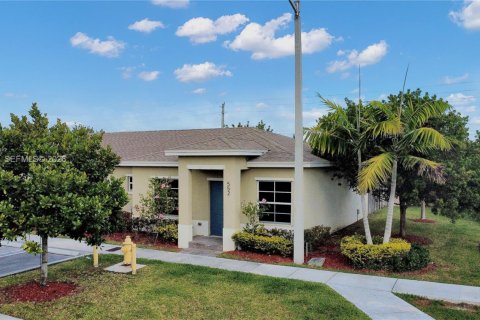 Adosado en venta en Florida City, Florida, 3 dormitorios, 122.17 m2 № 2043655 - foto 26