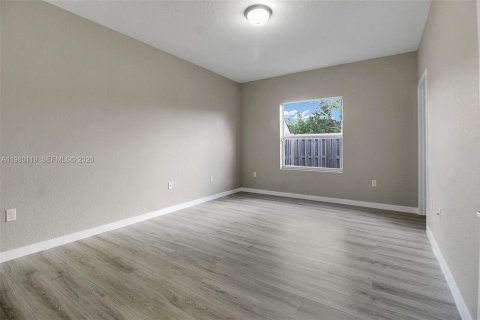 Adosado en venta en Florida City, Florida, 3 dormitorios, 122.17 m2 № 2043655 - foto 11