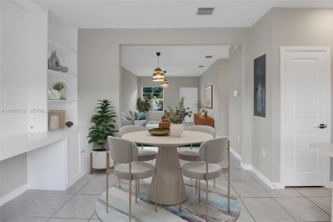 Adosado en venta en Florida City, Florida, 3 dormitorios, 122.17 m2 № 2043655 - foto 5