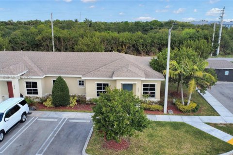 Adosado en venta en Florida City, Florida, 3 dormitorios, 122.17 m2 № 2043655 - foto 27