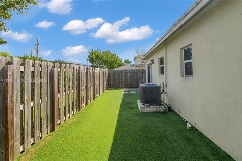 Adosado en venta en Florida City, Florida, 3 dormitorios, 122.17 m2 № 2043655 - foto 23